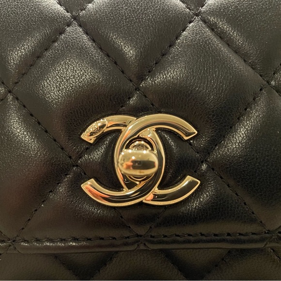 CHANEL Lambskin Quilted Mini Trendy CC Chain Wallet. - Picture 2 of 10